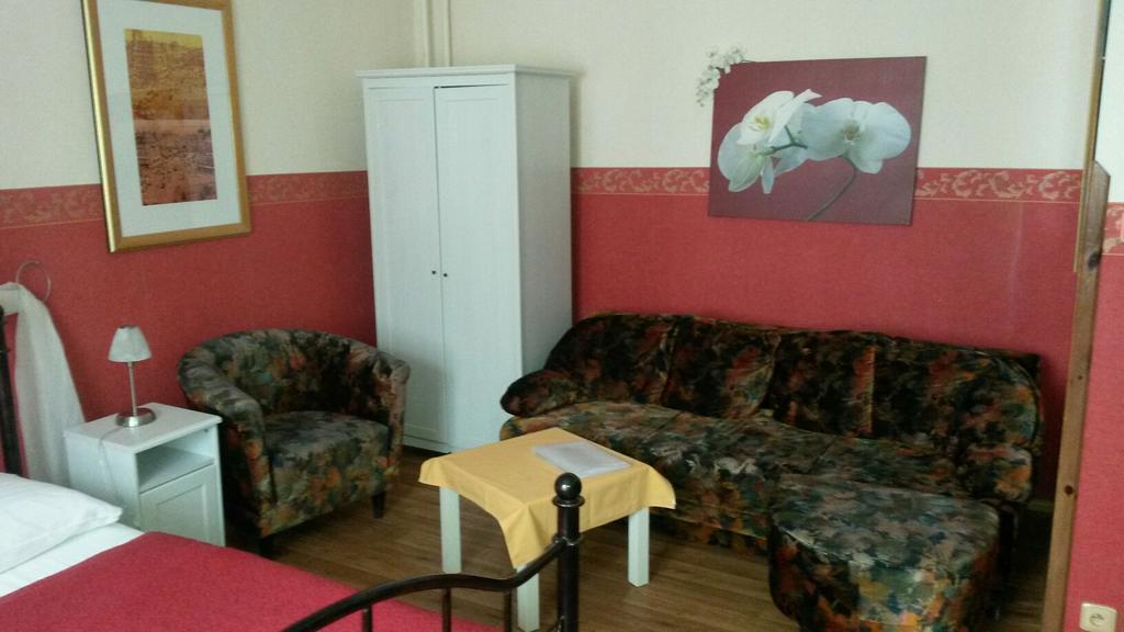 Pension Lucie Прага Екстериор снимка